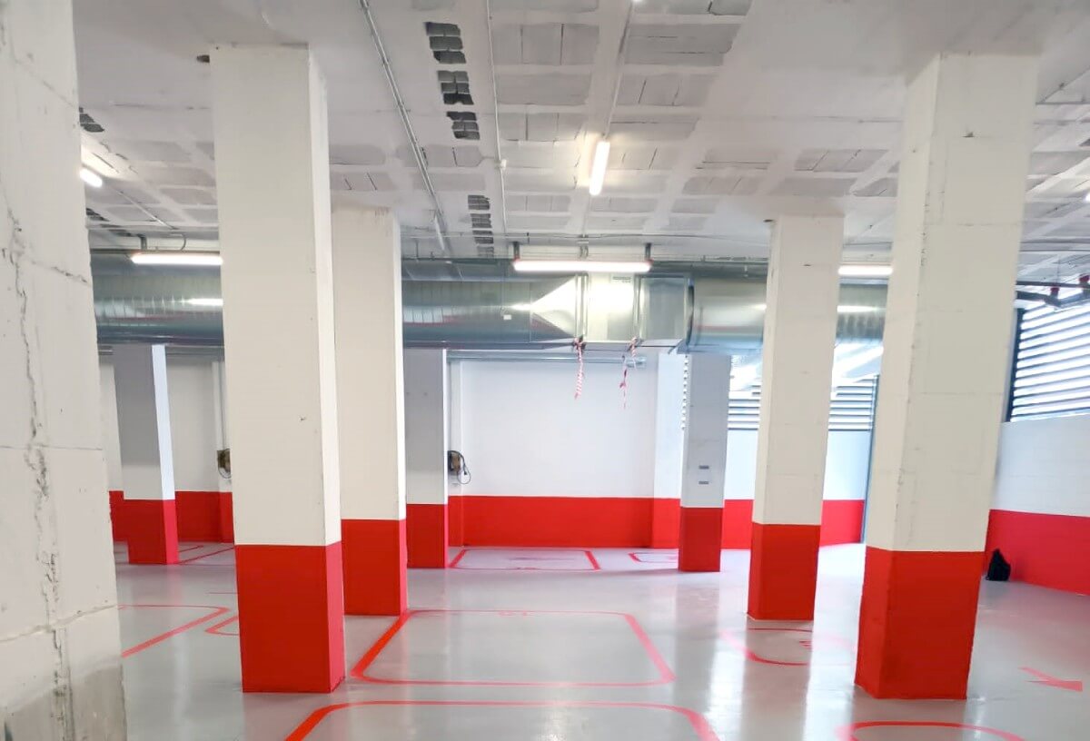 Autonivelante pintura suelo parking bomberos